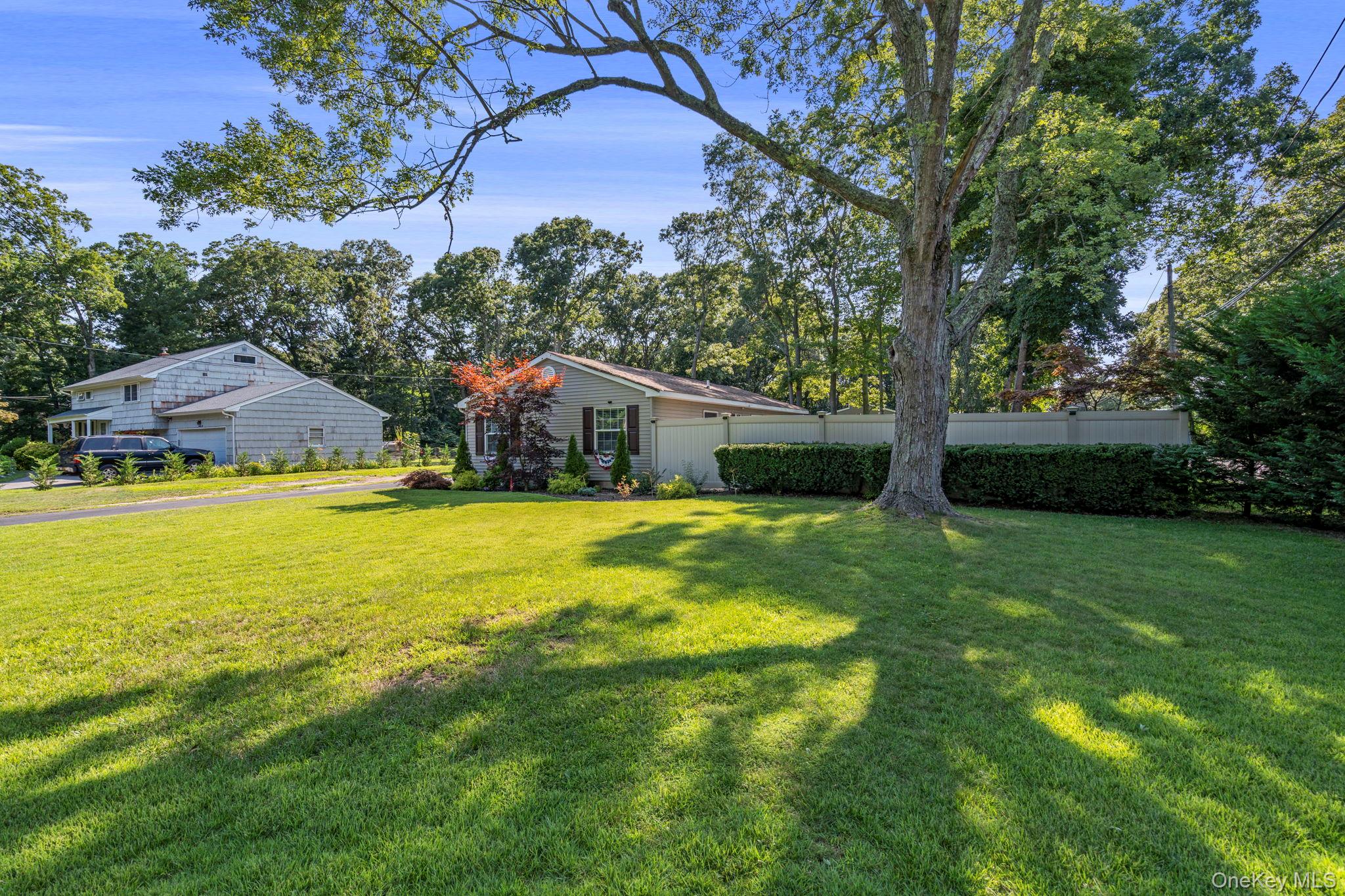 28 Yaphank Avenue – For Sale photo 2