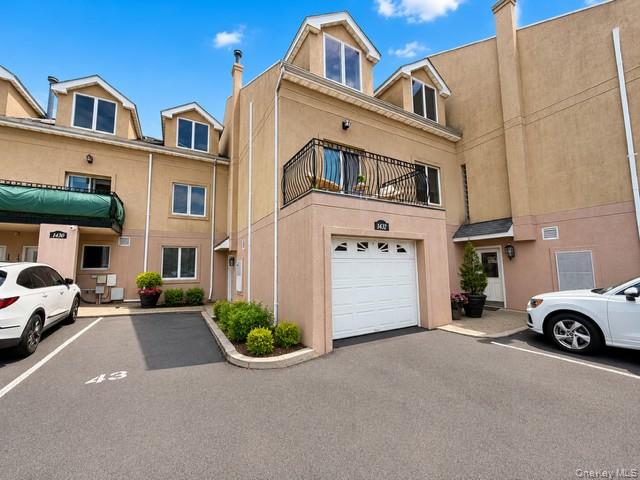 1432 Outlook Avenue, Unit 3 photo 3