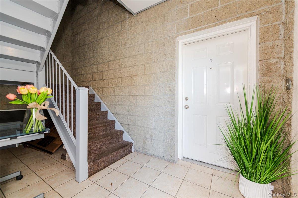1432 Outlook Avenue, Unit 3 photo 4