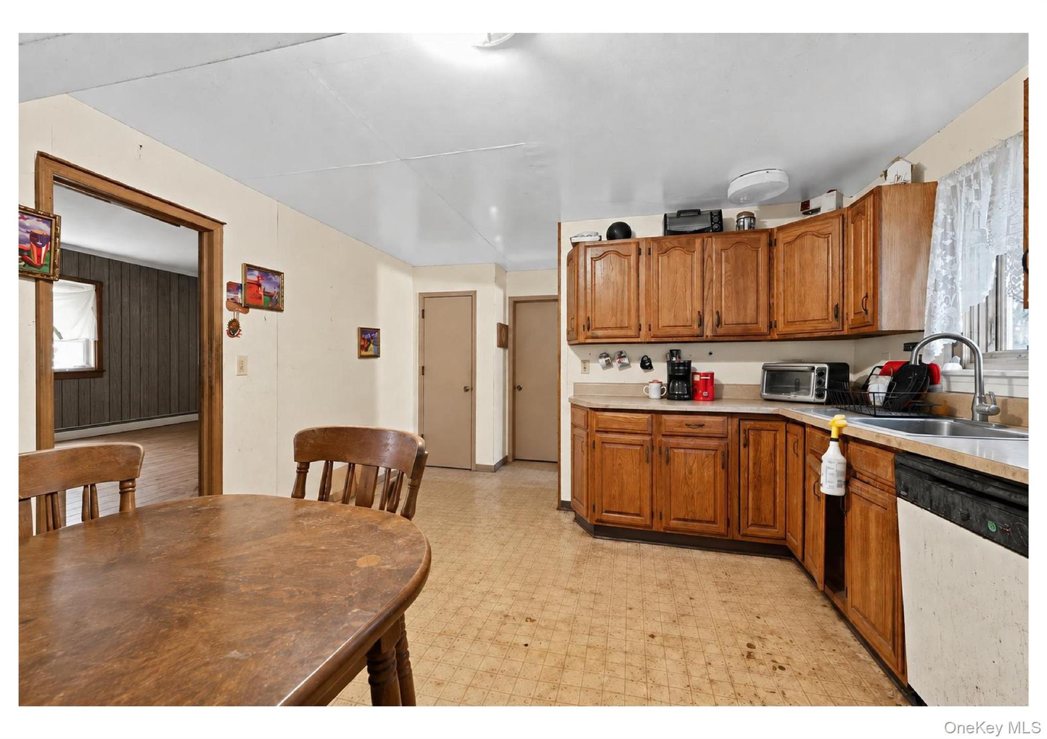 933 South Street – For Sale photo 11