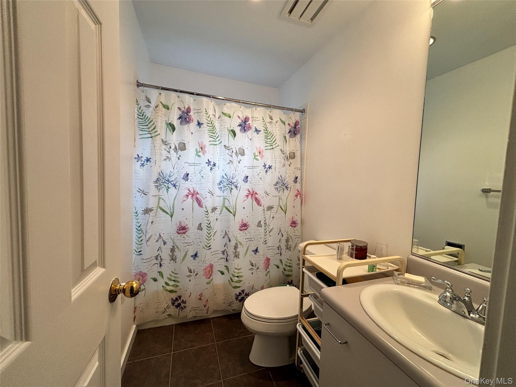 504 Continental Drive – For Rent photo 18