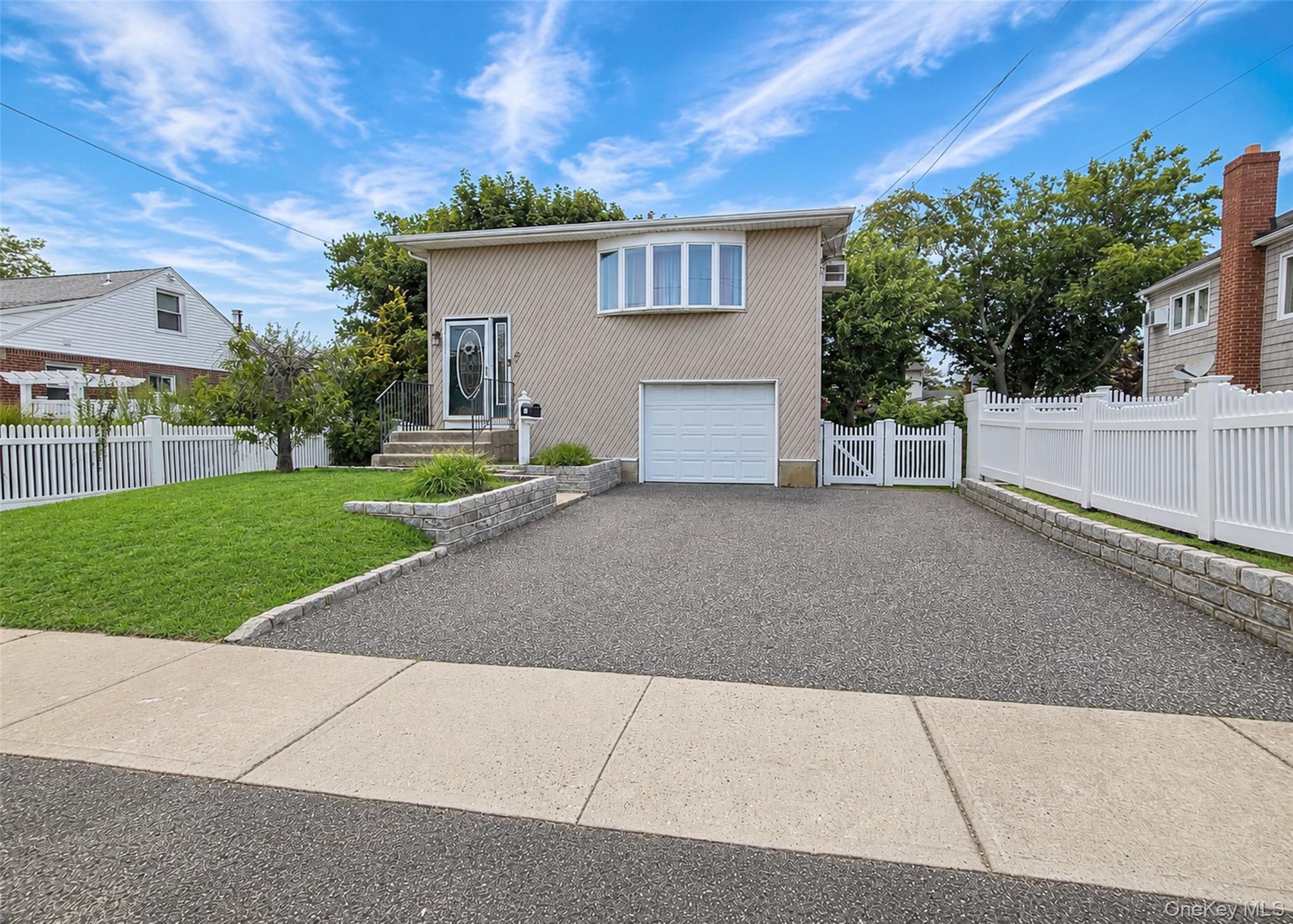 11 Farragut Avenue – For Sale