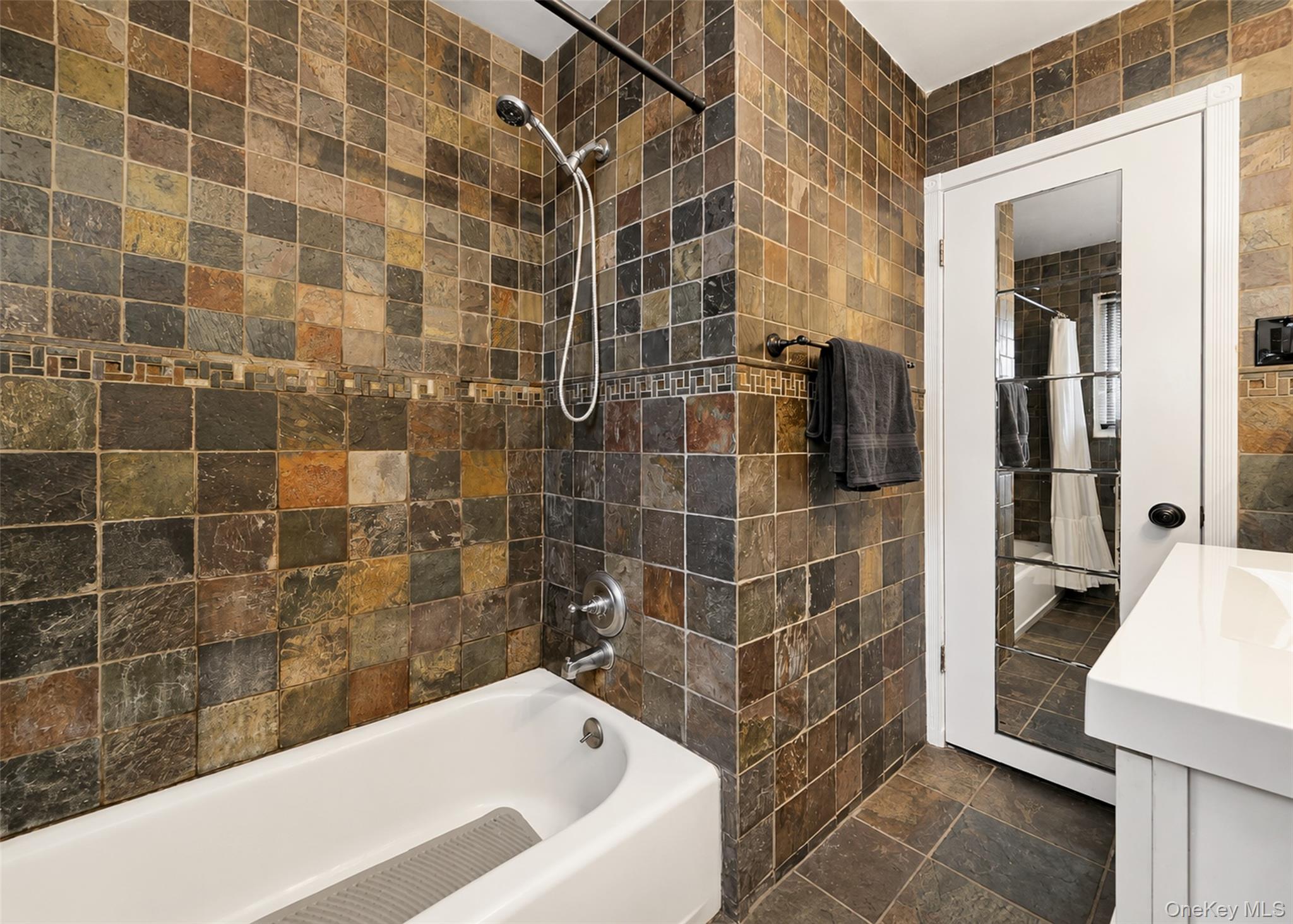 11 Farragut Avenue – For Sale photo 9