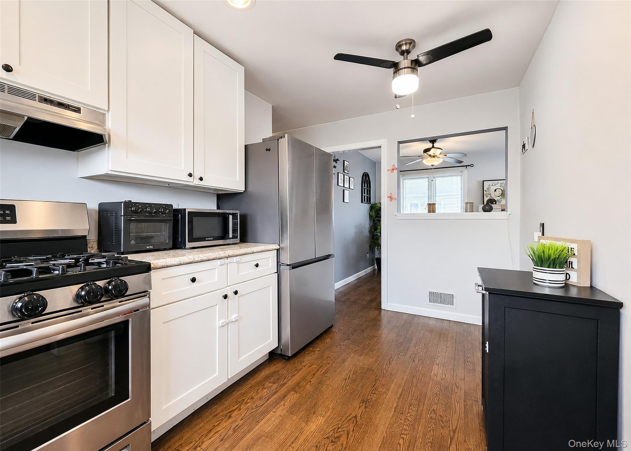 11 Farragut Avenue – For Sale photo 5