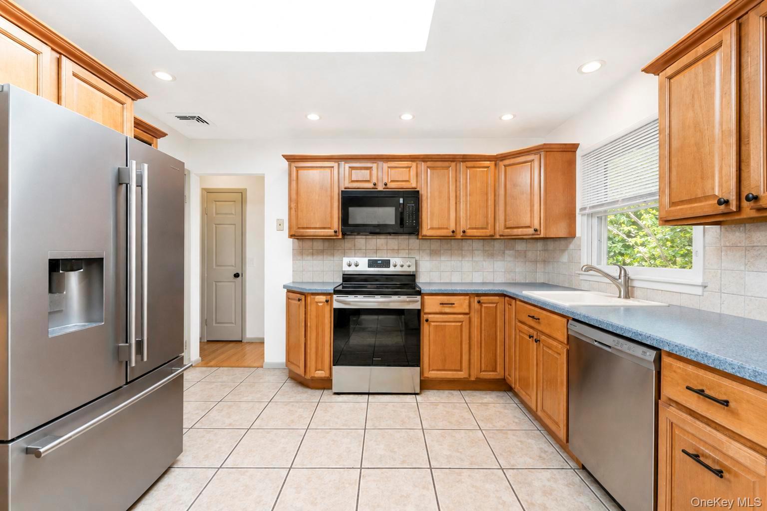 241 Riverside Drive – For Sale photo 19