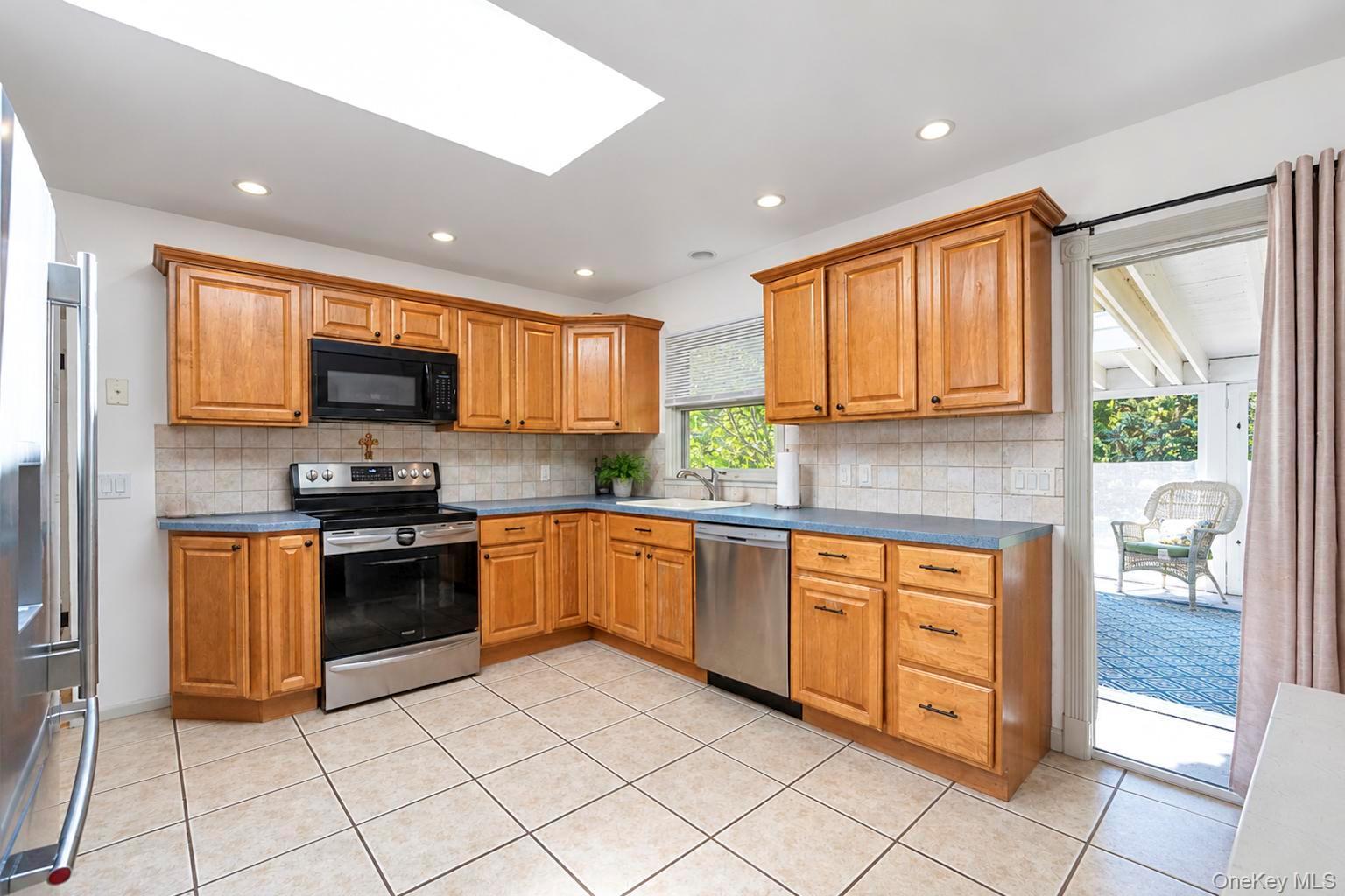 241 Riverside Drive – For Sale photo 18