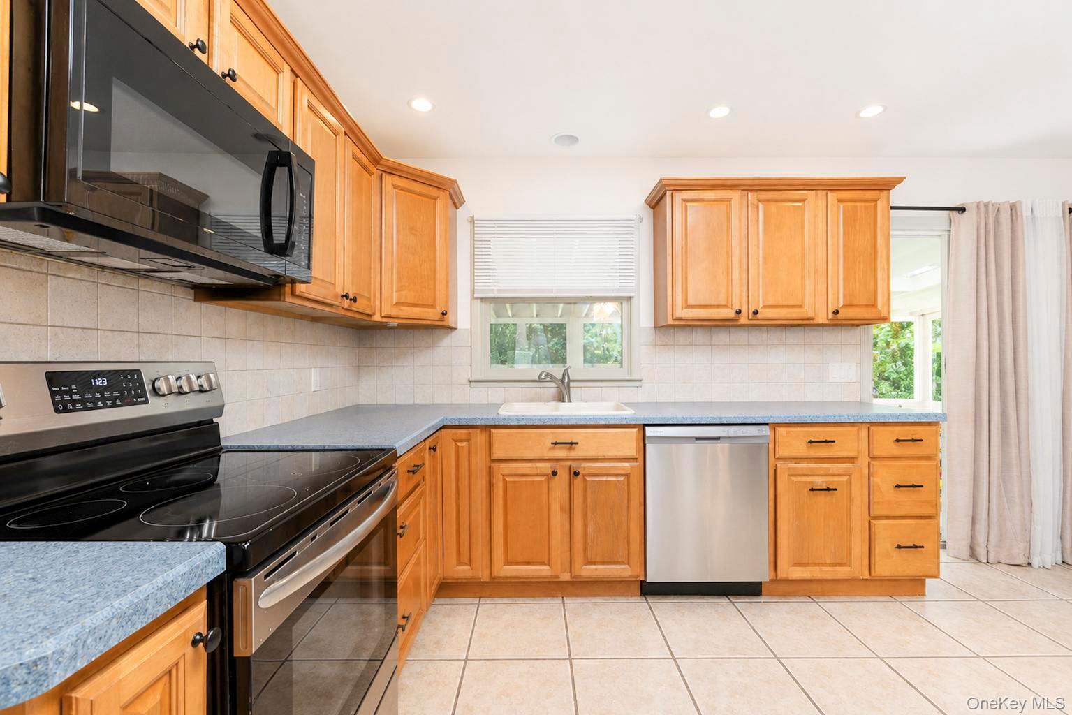 241 Riverside Drive – For Sale photo 20