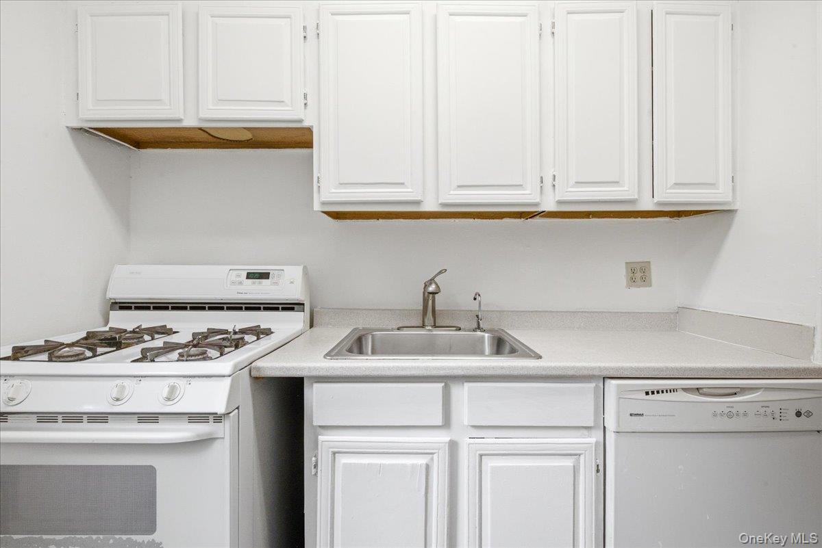 113-14 72nd Road, Unit 2J photo 20