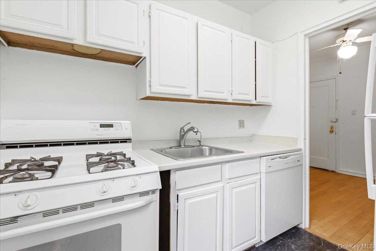 113-14 72nd Road, Unit 2J photo 19