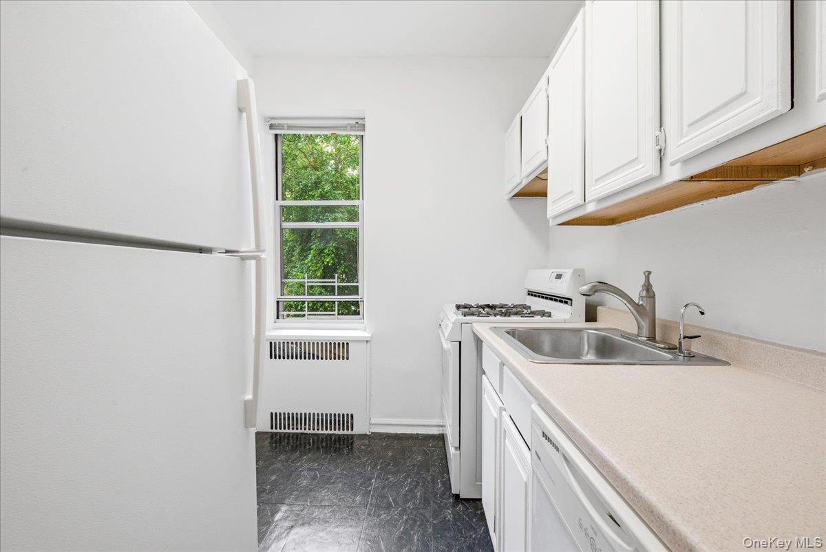 113-14 72nd Road, Unit 2J photo 18