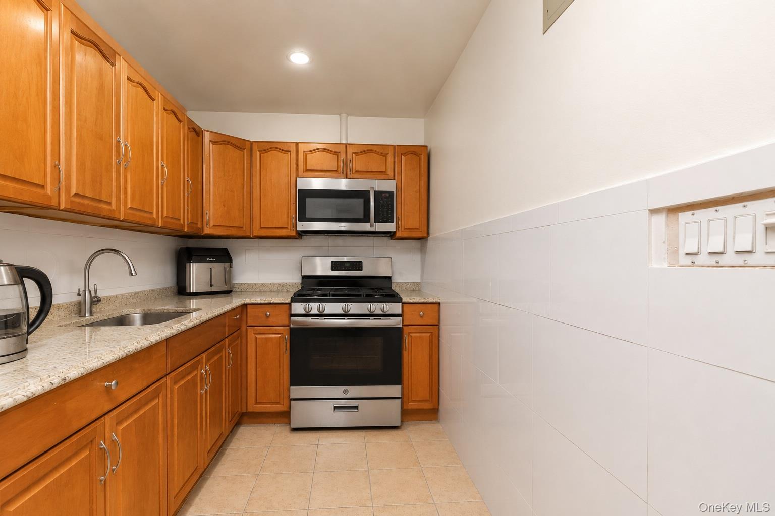 42-02 Layton Street, Unit 202 photo 7