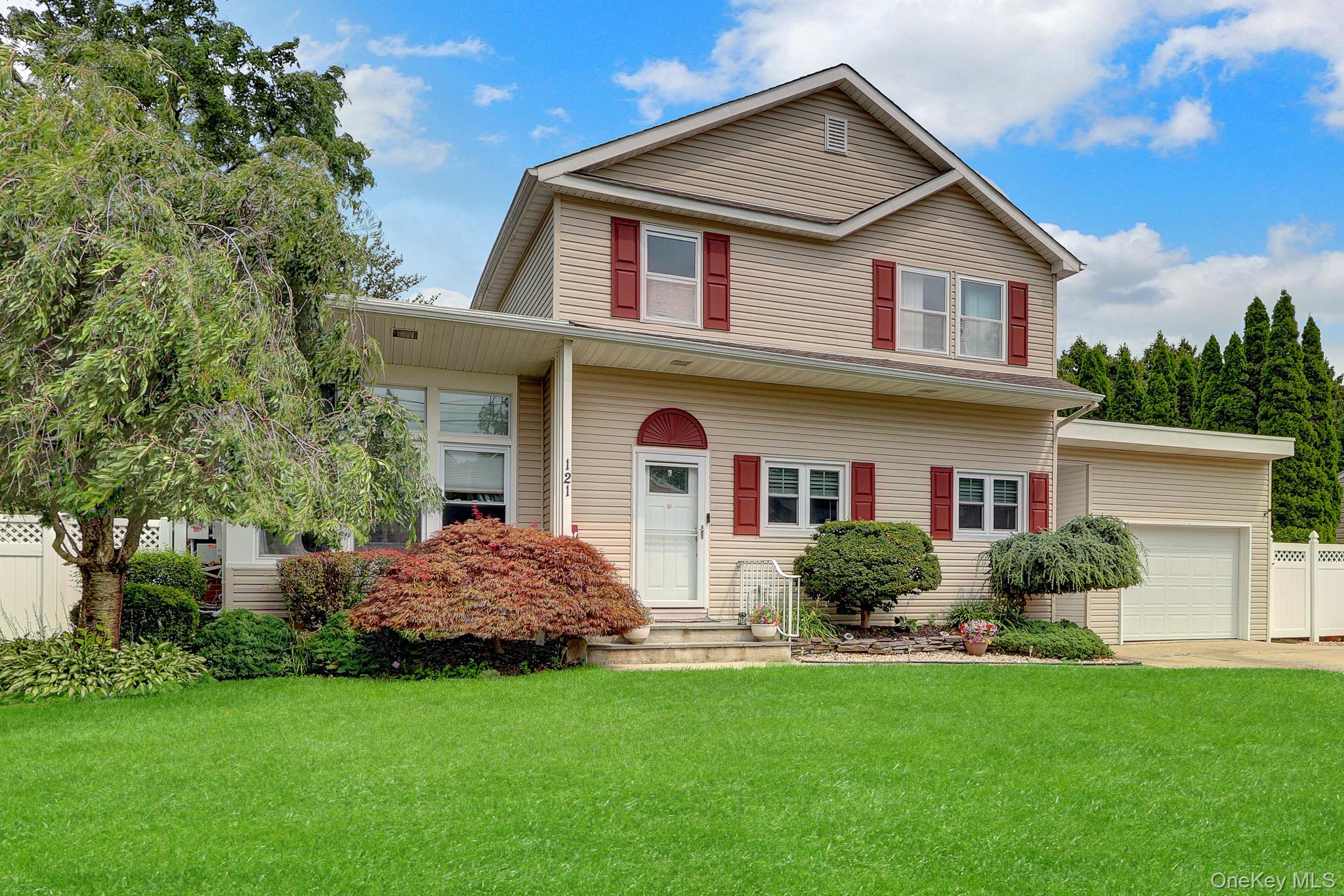 121 Wright Avenue – For Sale photo 2