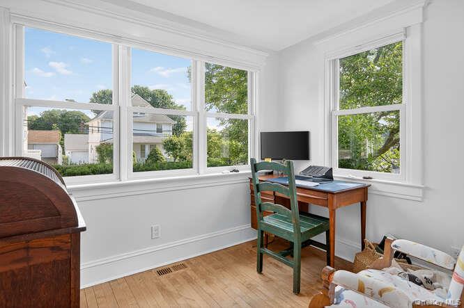 25 Soundview Avenue – For Rent photo 17