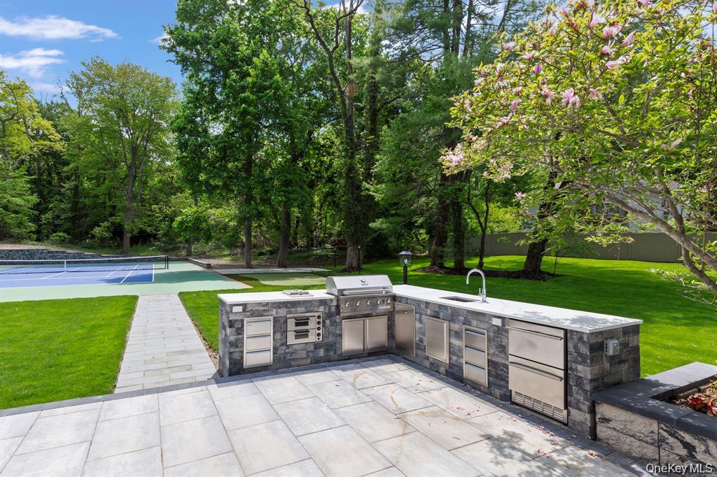 75 Centerport Road – For Sale photo 5