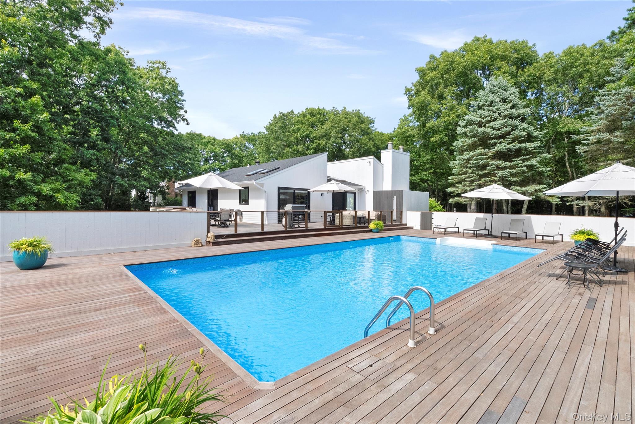 98 Old Farm Road – For Sale photo 2