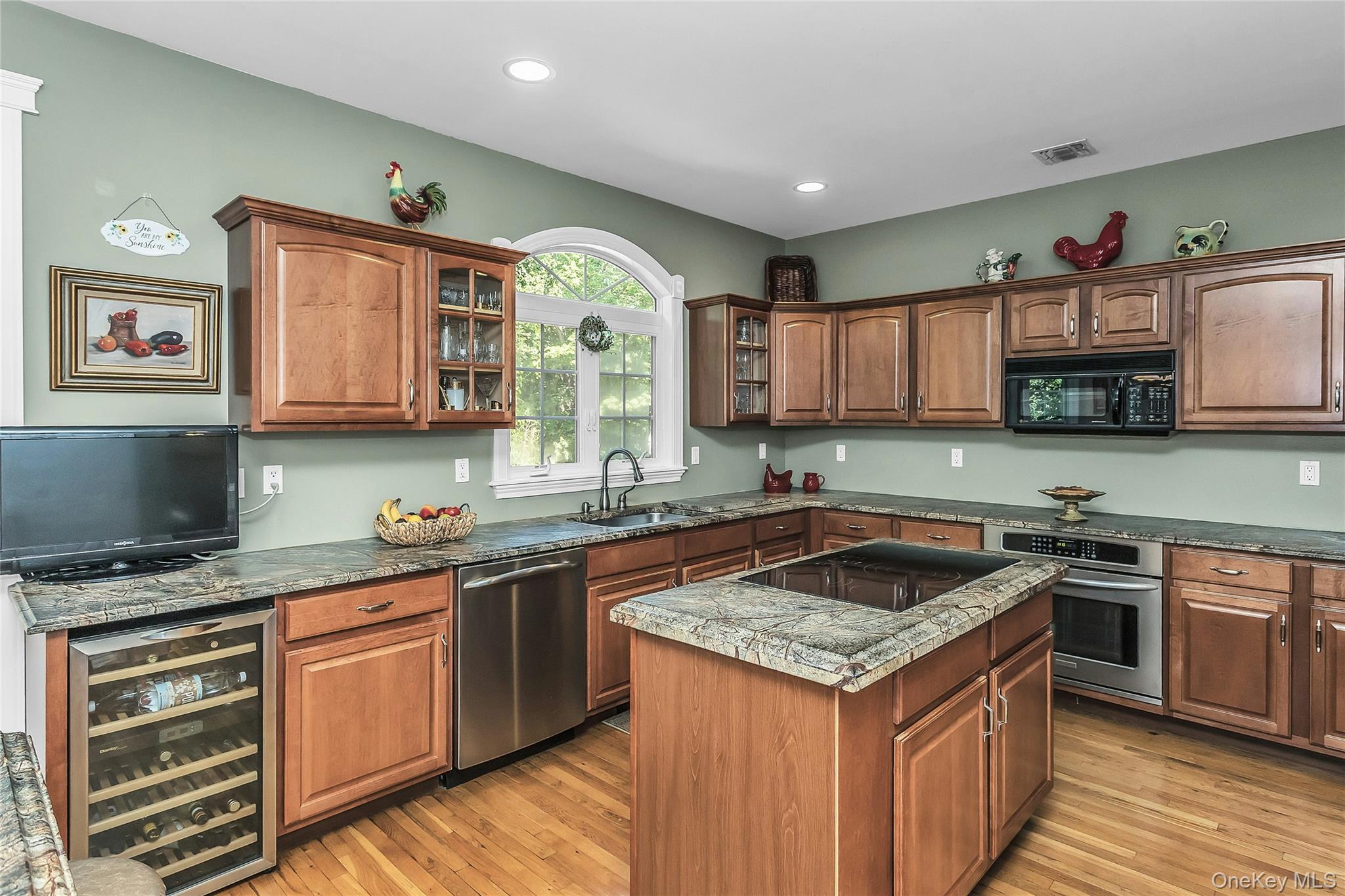 1025 Seawood Drive – For Sale photo 12