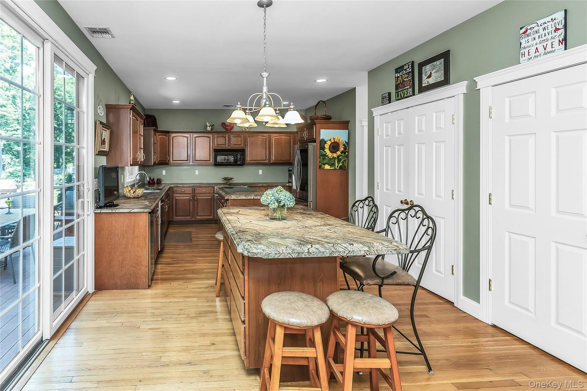 1025 Seawood Drive – For Sale photo 9