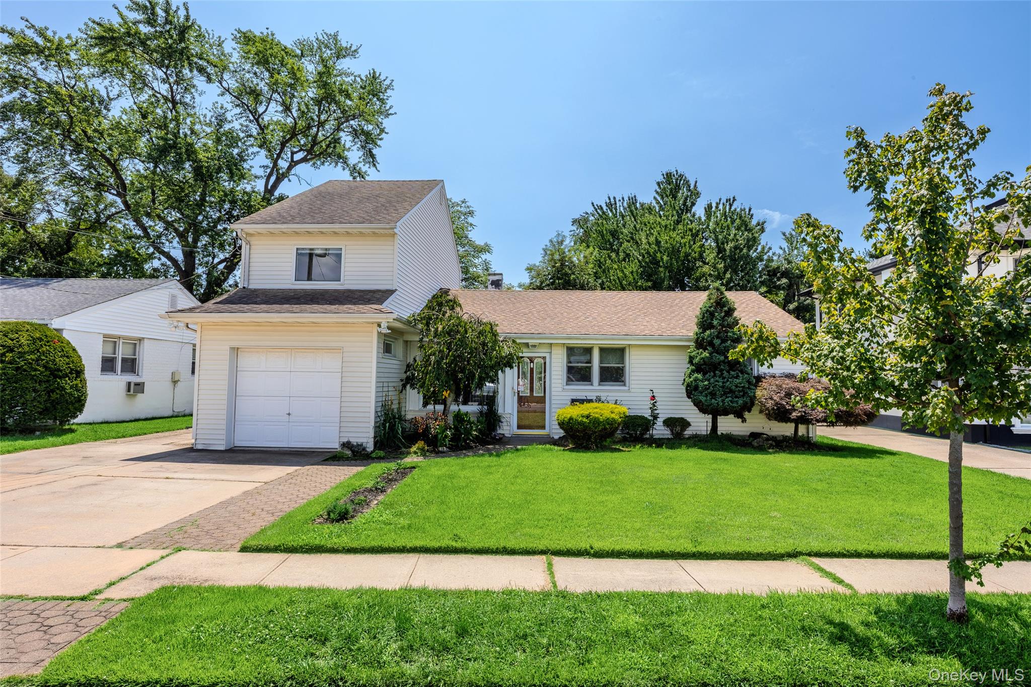 79 Spruce Lane – For Sale