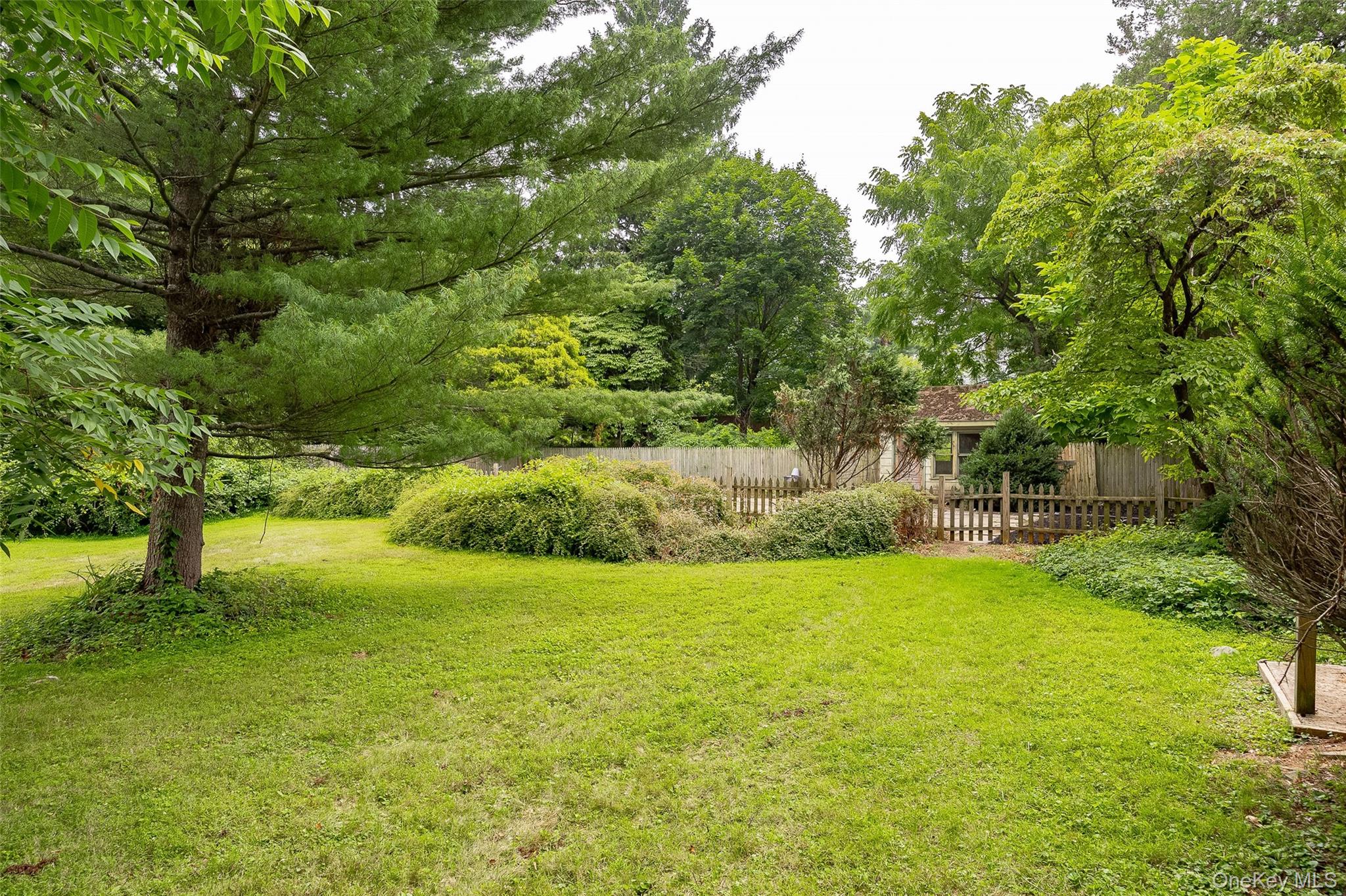 18 Flower Hill Road – For Sale photo 23