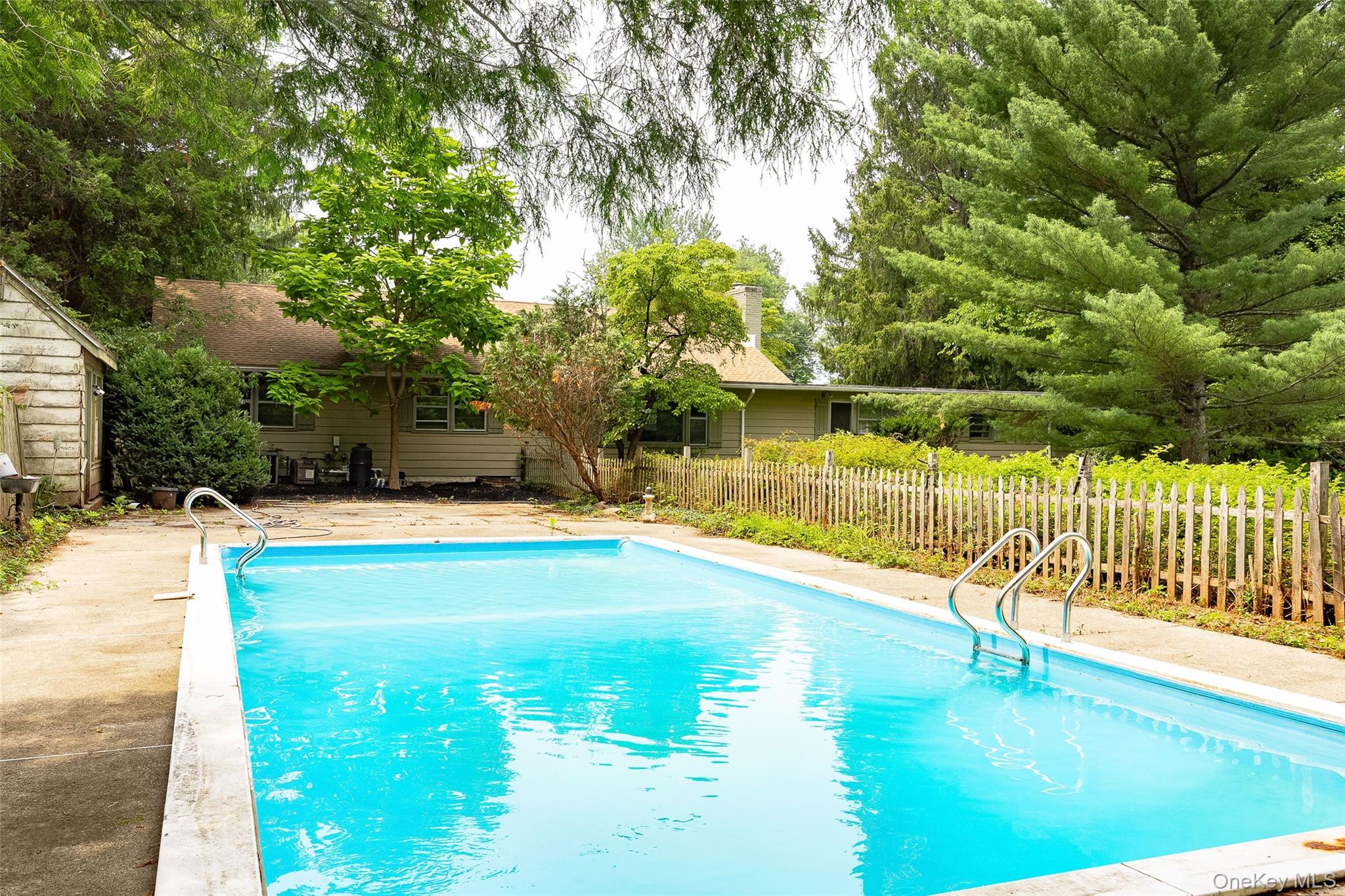 18 Flower Hill Road – For Sale photo 21