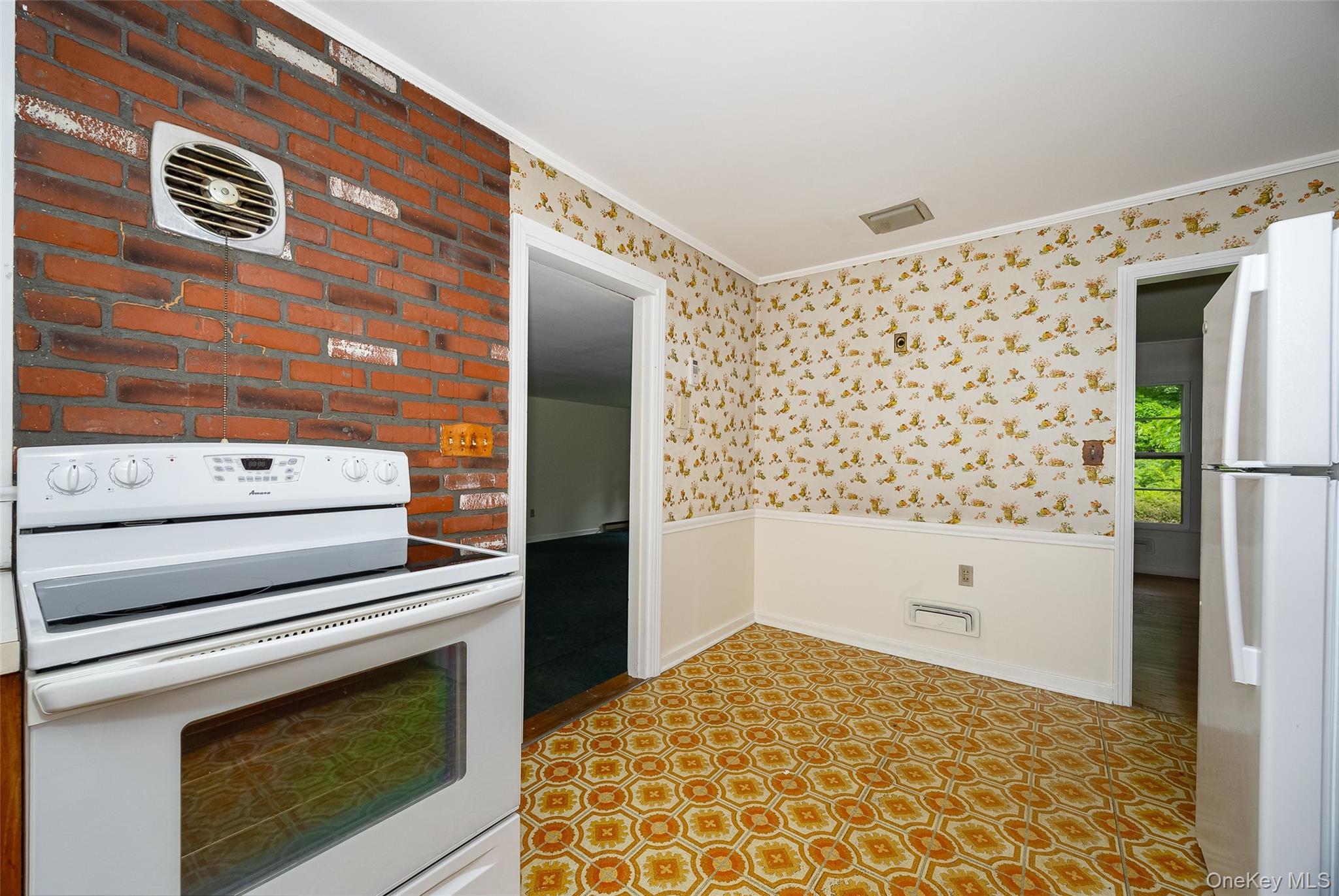 18 Flower Hill Road – For Sale photo 6