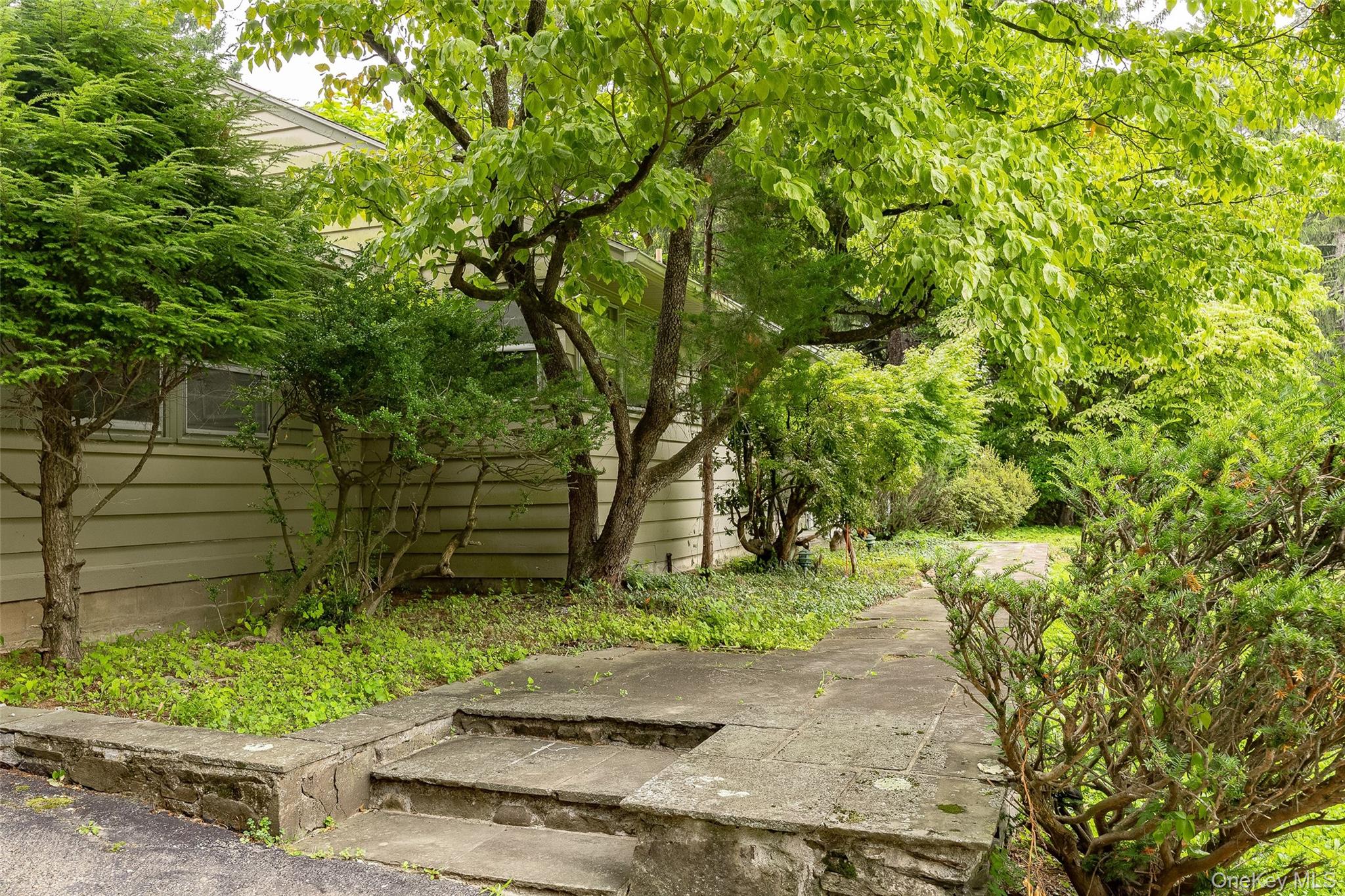 18 Flower Hill Road – For Sale photo 3