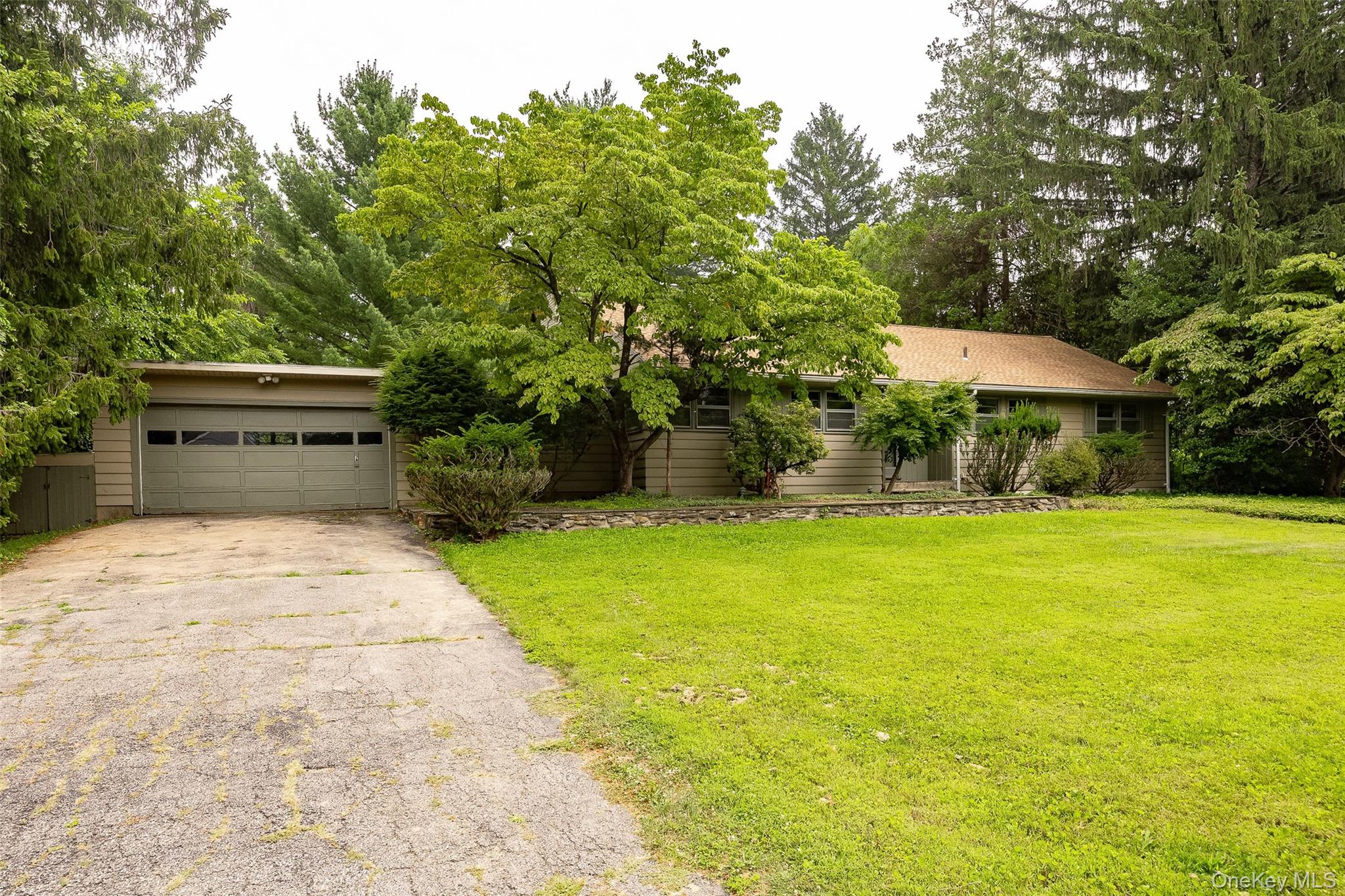 18 Flower Hill Road – For Sale photo 2