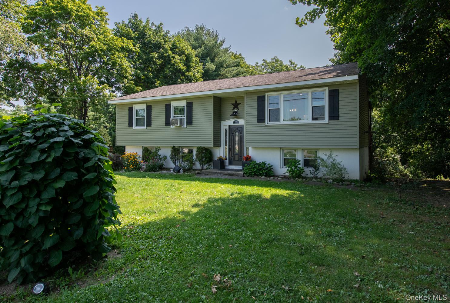10 Lakeview Court – For Sale photo 2