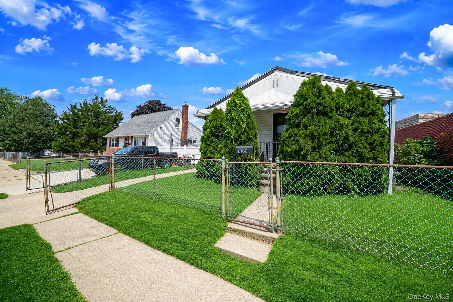 1360 News Avenue – For Sale photo 2