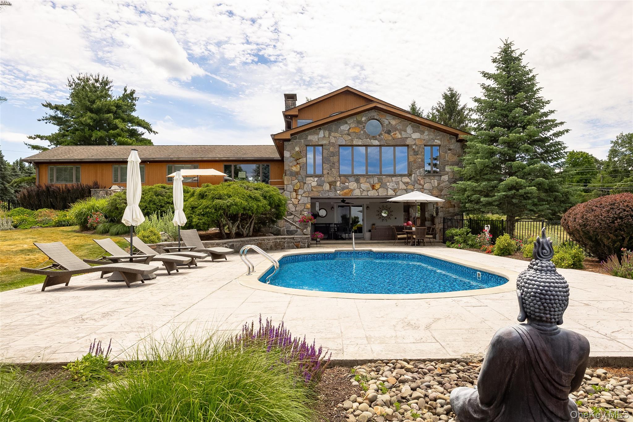 11 Potters Lane – For Sale photo 7
