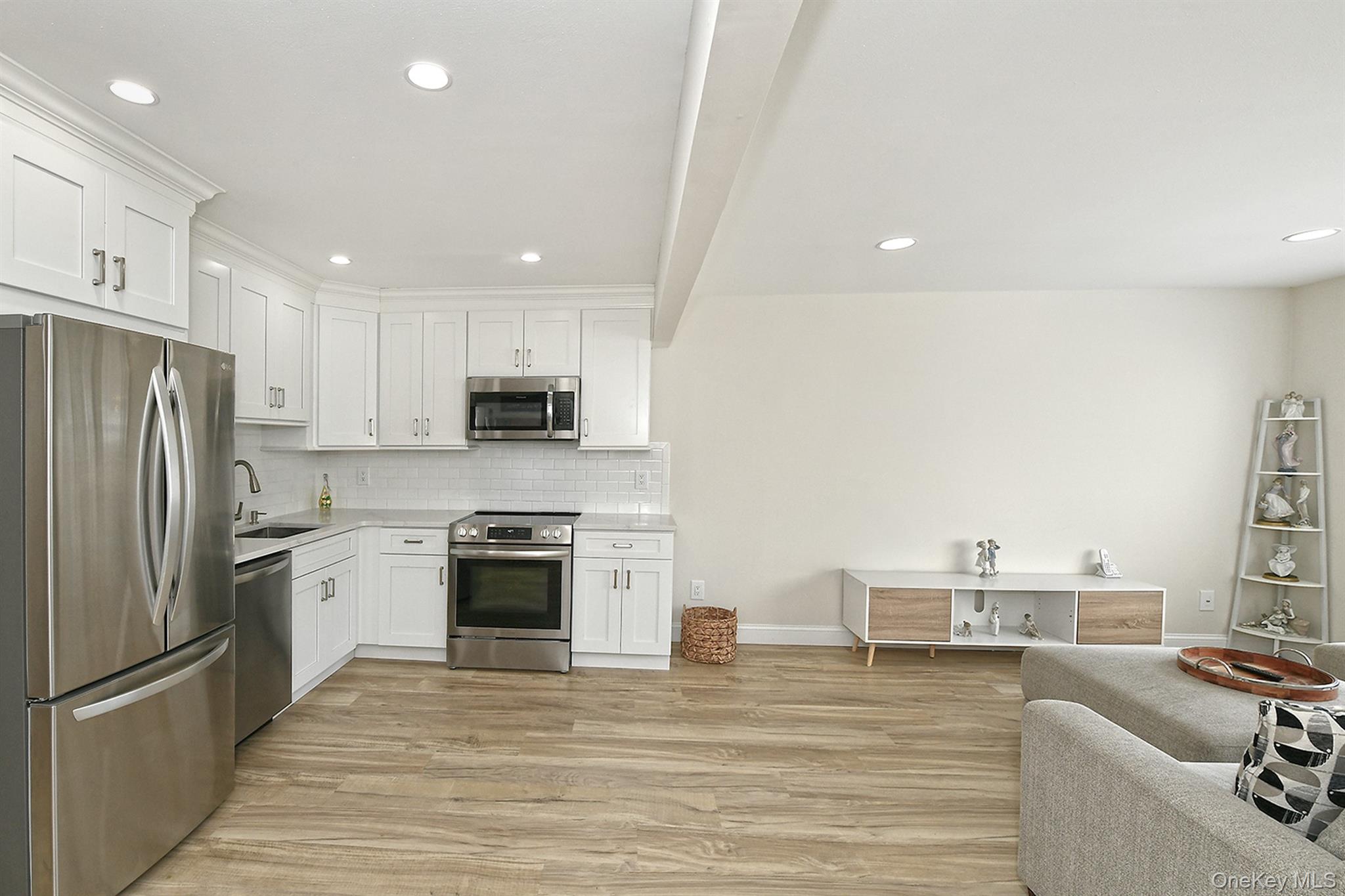20 Laurel Avenue, Unit 3 photo 12