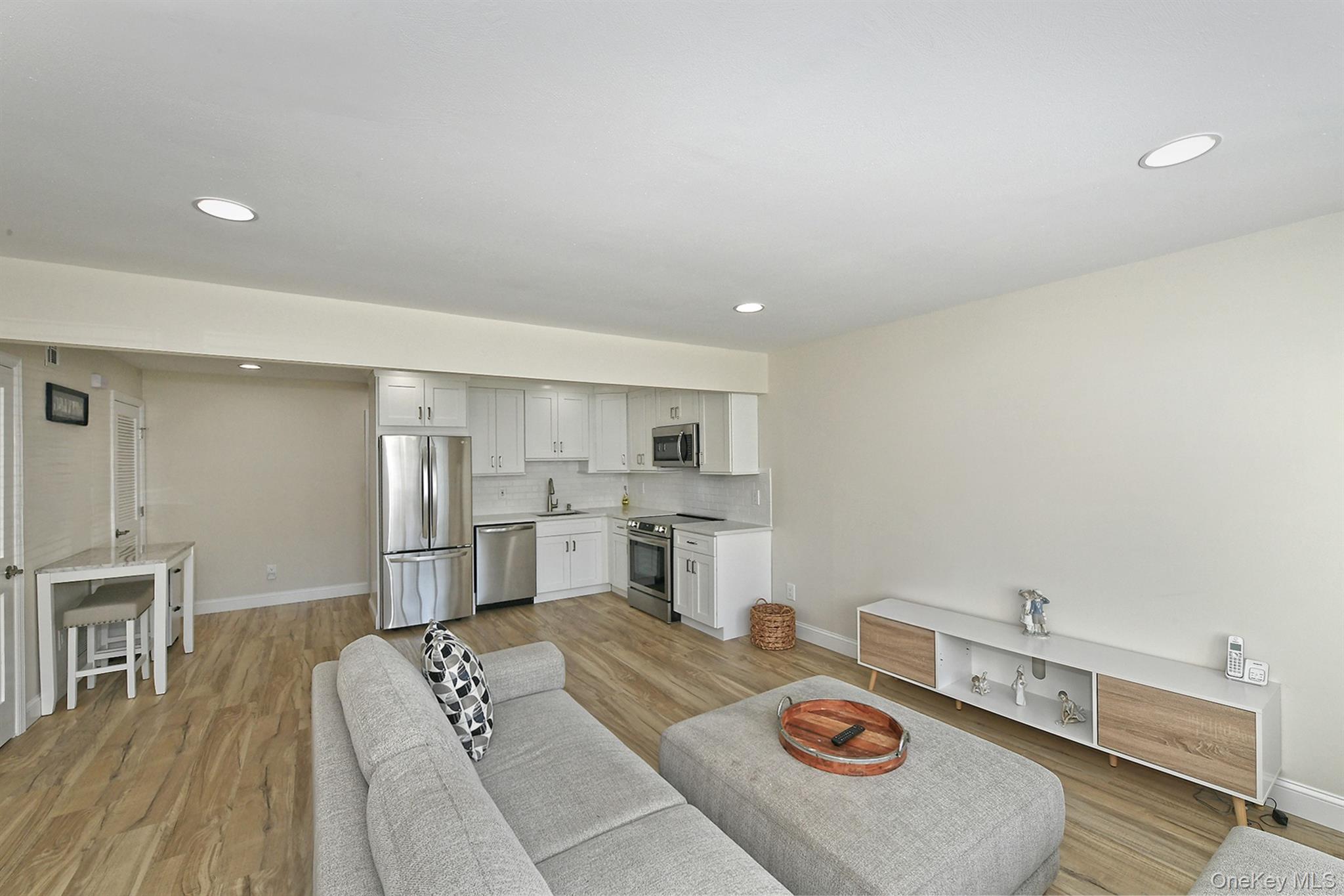 20 Laurel Avenue, Unit 3 photo 7