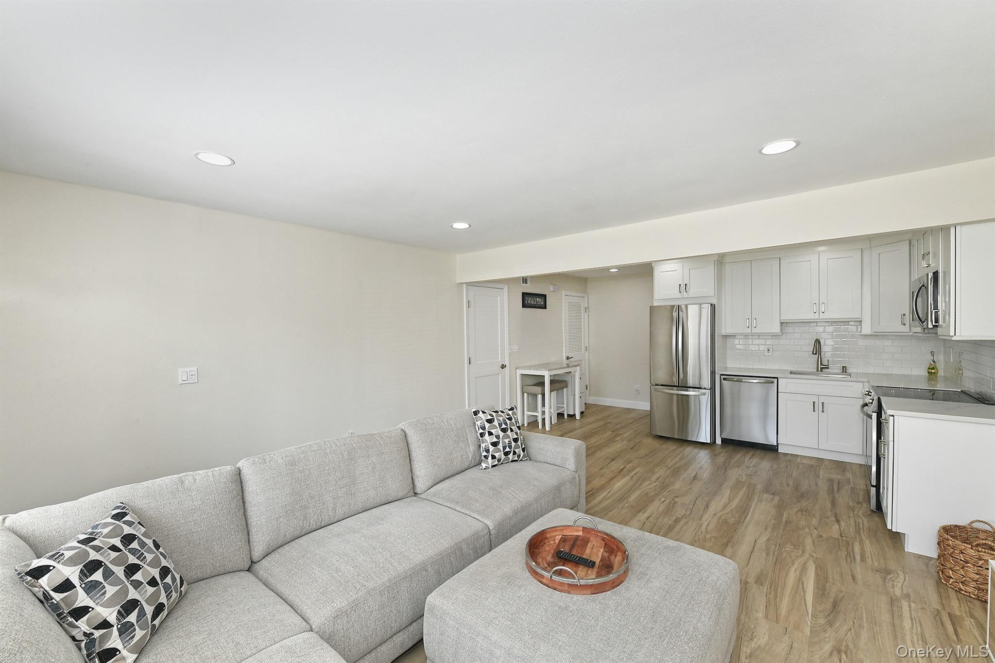 20 Laurel Avenue, Unit 3 photo 13