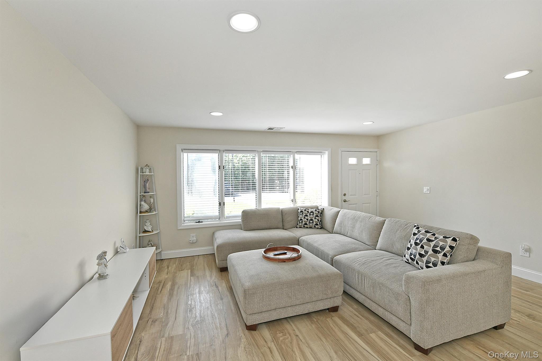 20 Laurel Avenue, Unit 3 photo 9