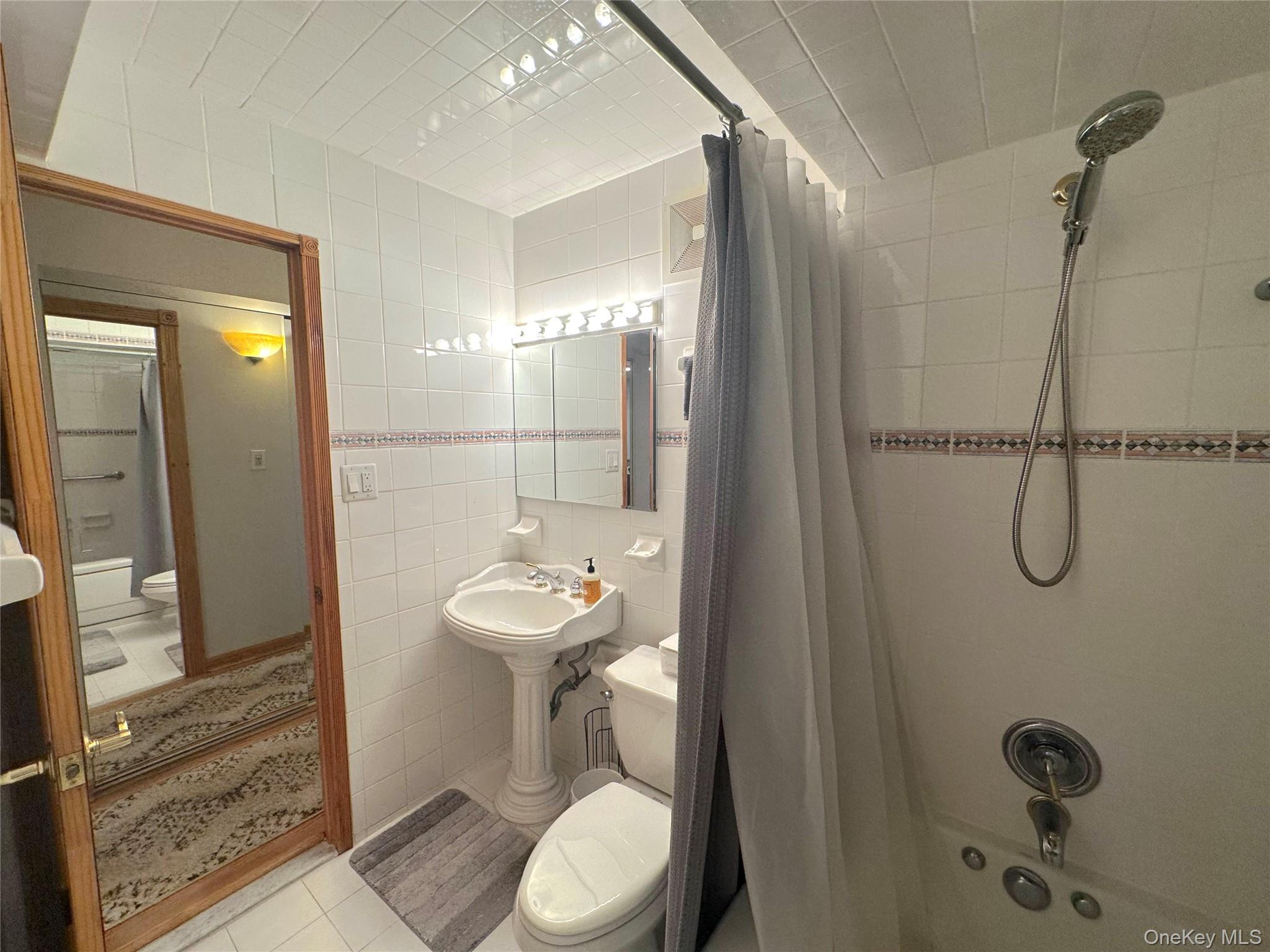 725 Miller Avenue, Unit 220 photo 13