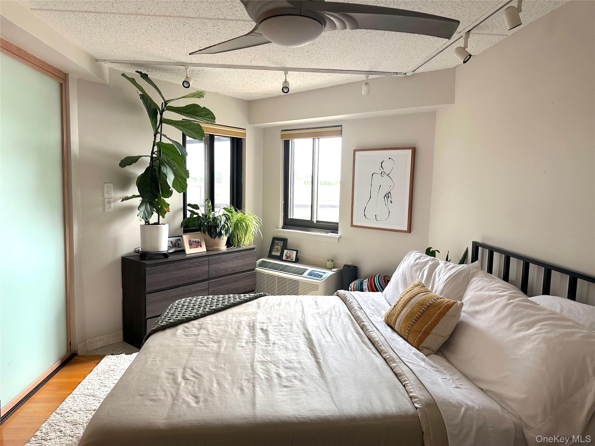 725 Miller Avenue, Unit 220 photo 12