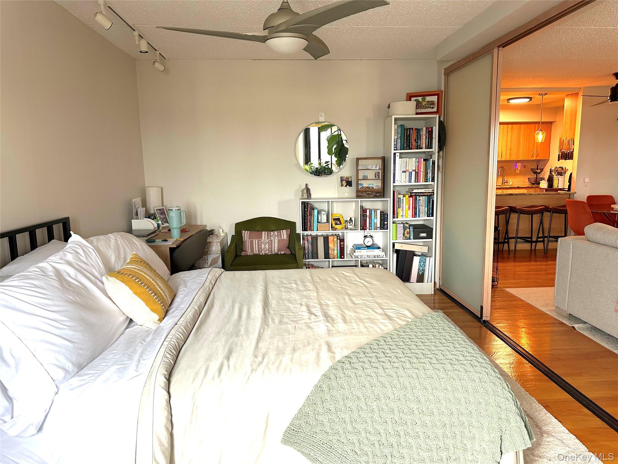 725 Miller Avenue, Unit 220 photo 11
