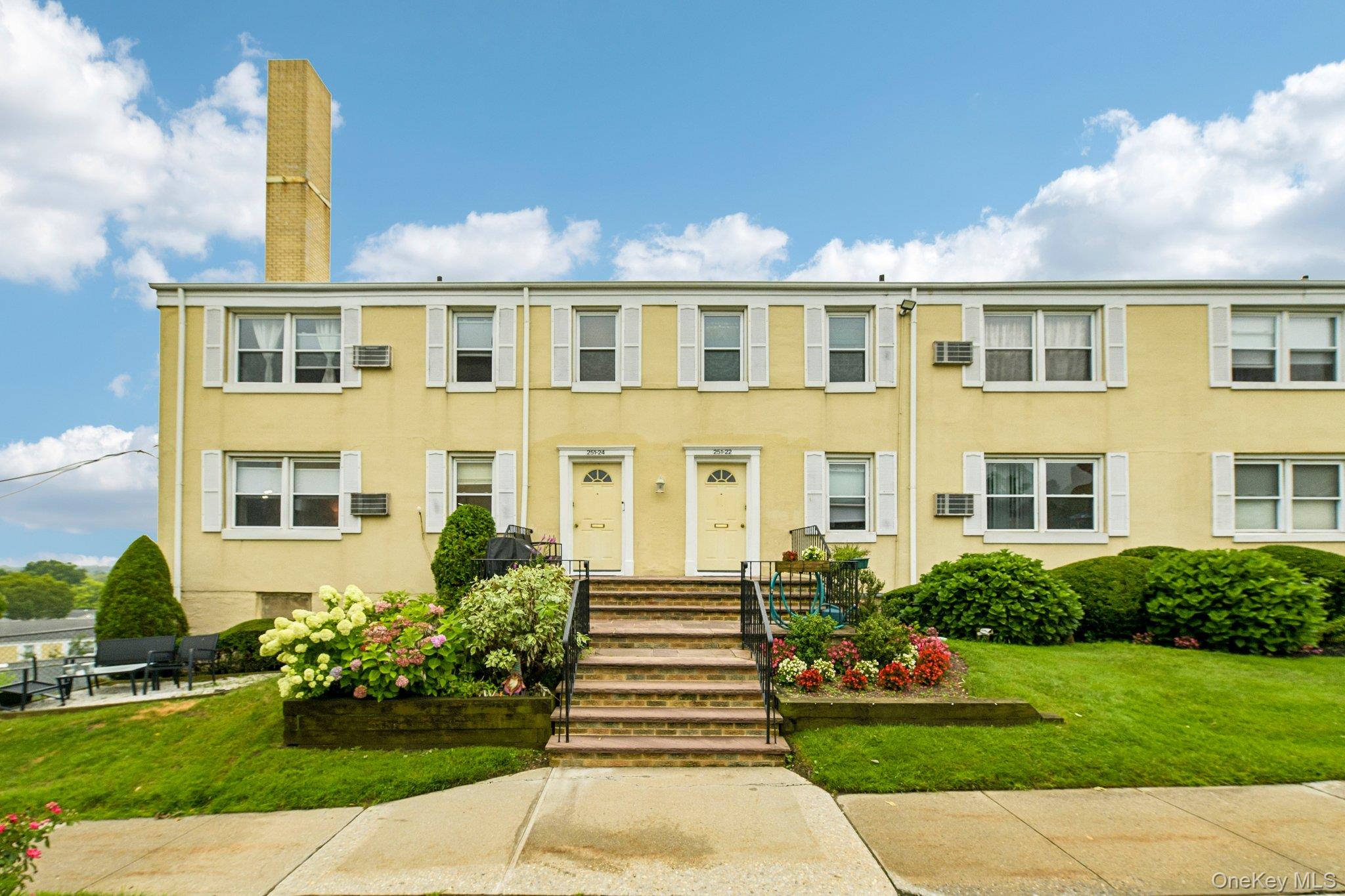 251-24 71st Avenue, Unit 87A photo 2