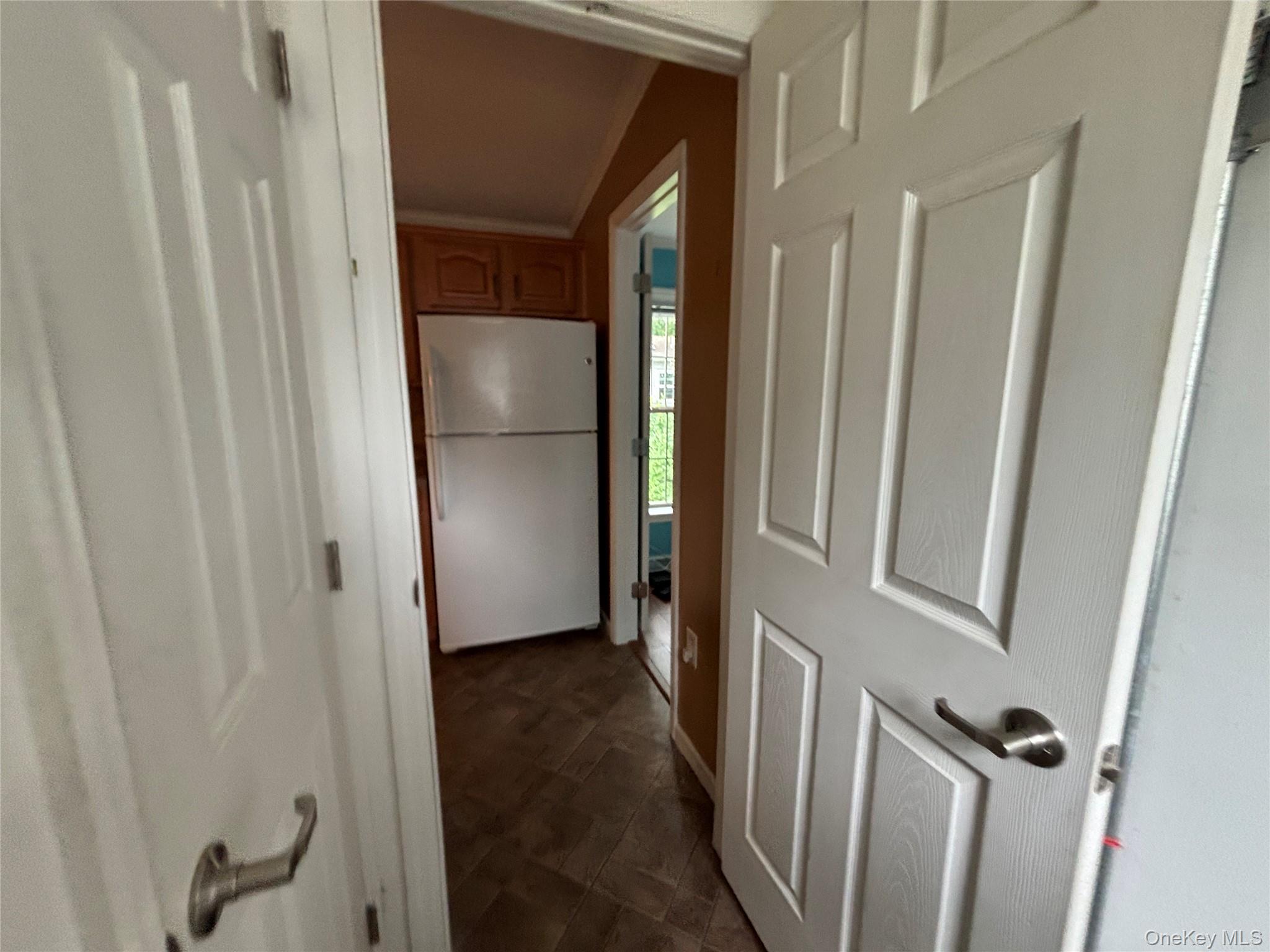 1661 Old Country Road, Unit 84 photo 27
