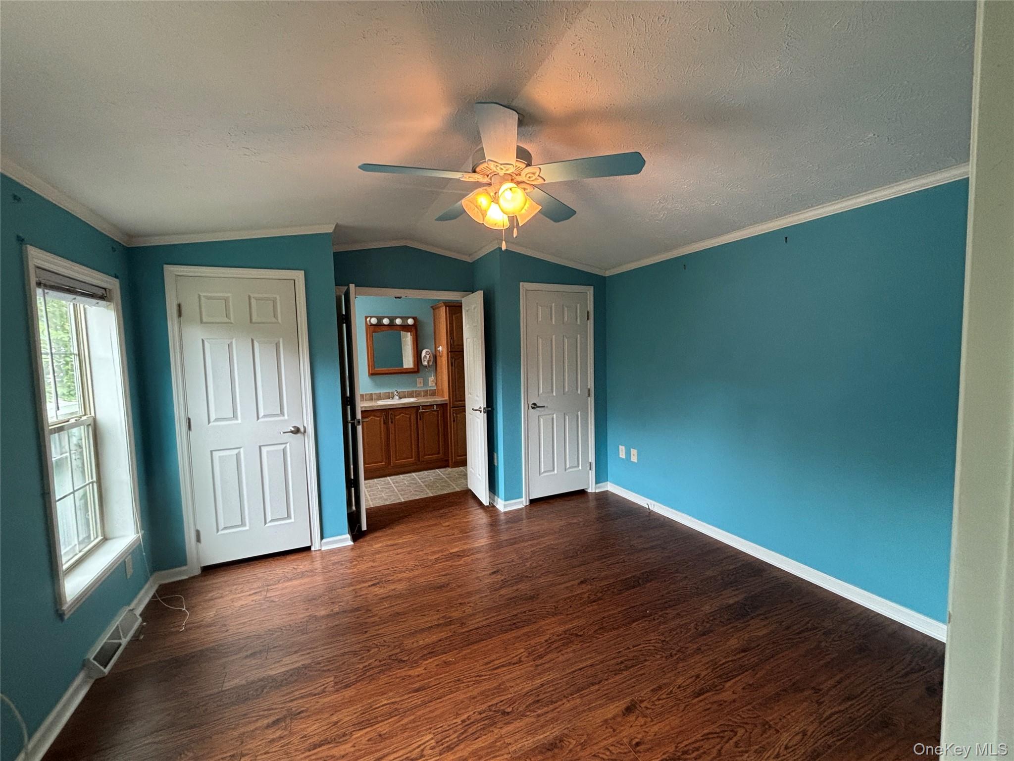 1661 Old Country Road, Unit 84 photo 28