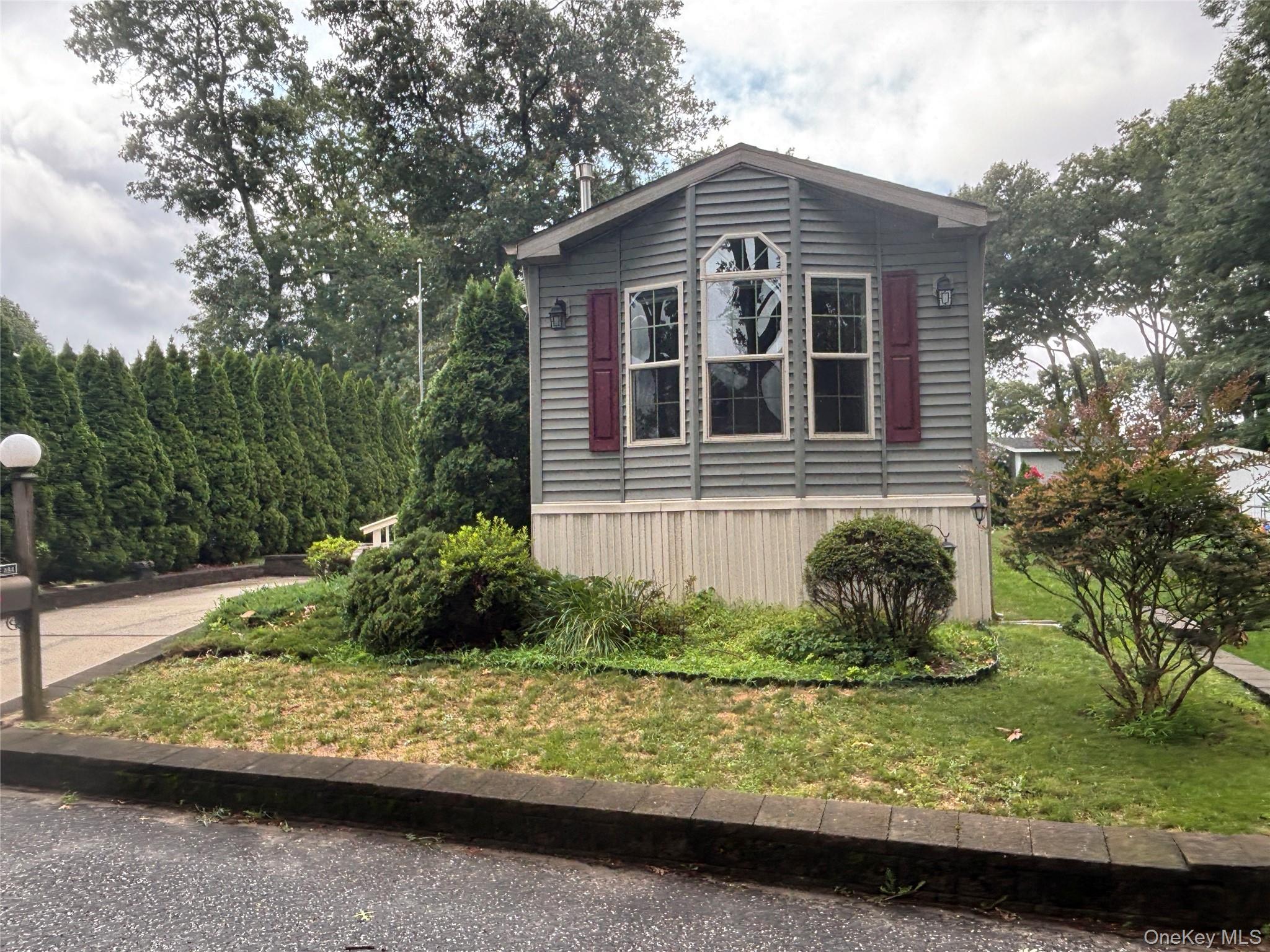 1661 Old Country Road, Unit 84