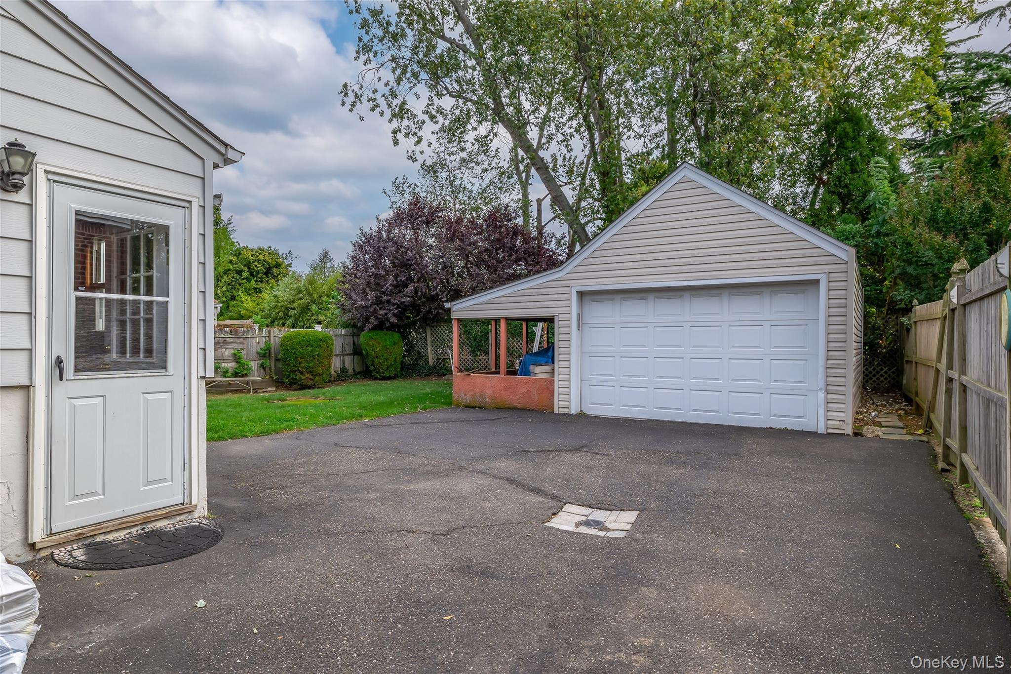 2975 Oceanside Road – For Sale photo 24