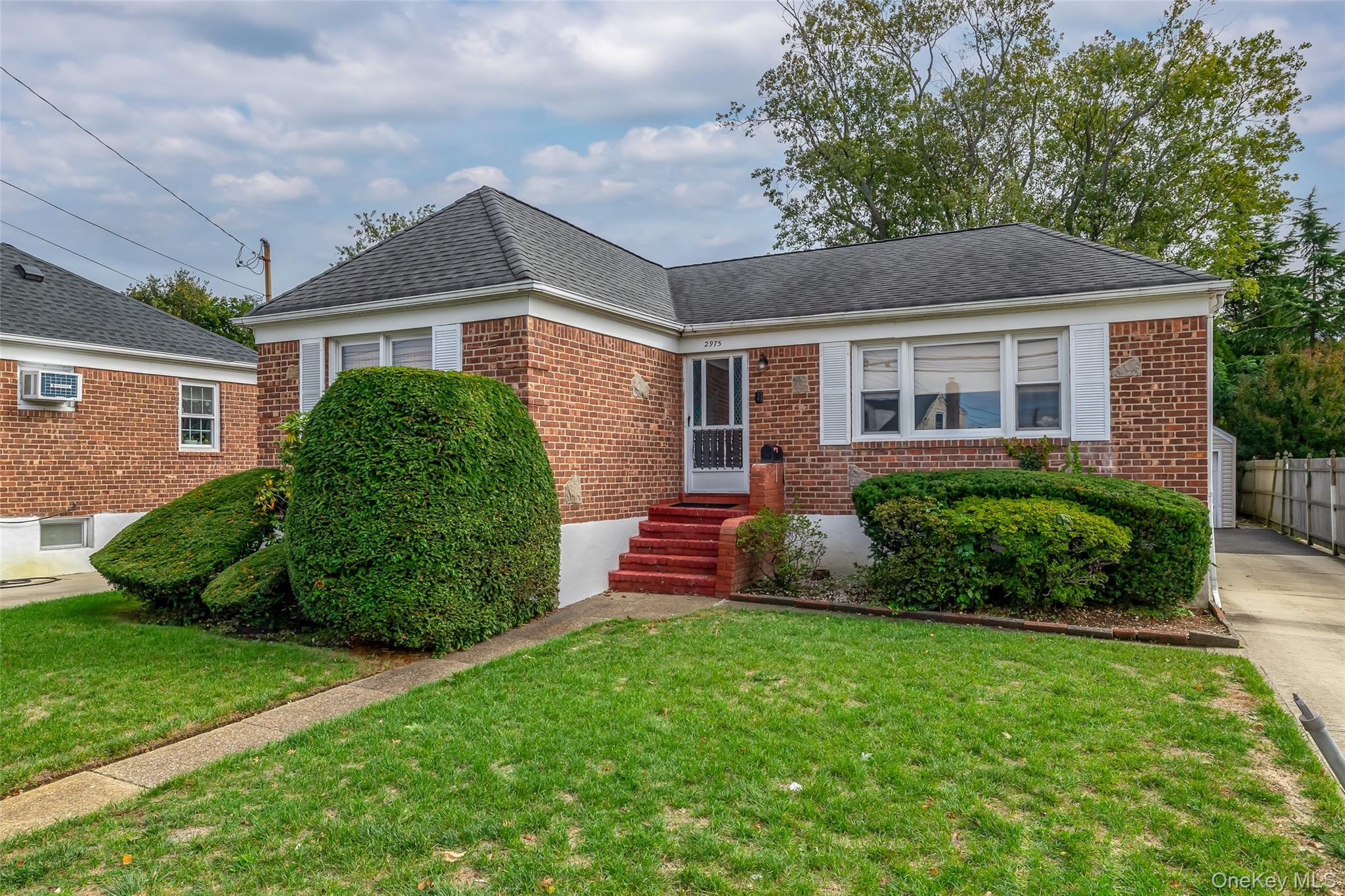 2975 Oceanside Road – For Sale