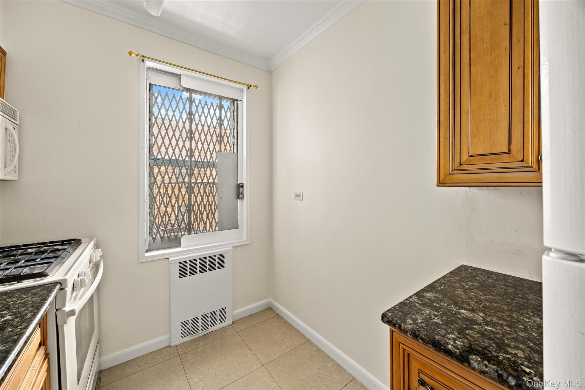 81-15 35th Avenue, Unit 6B photo 10