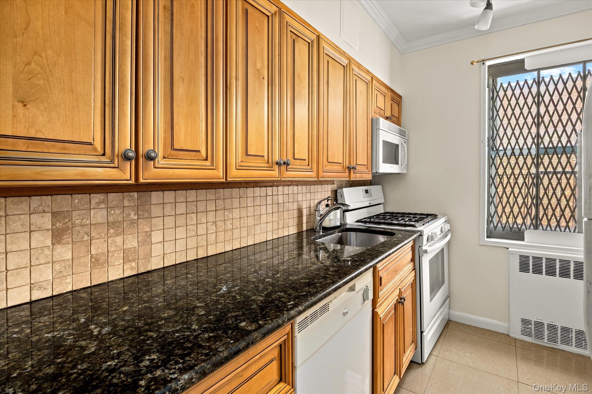 81-15 35th Avenue, Unit 6B photo 8