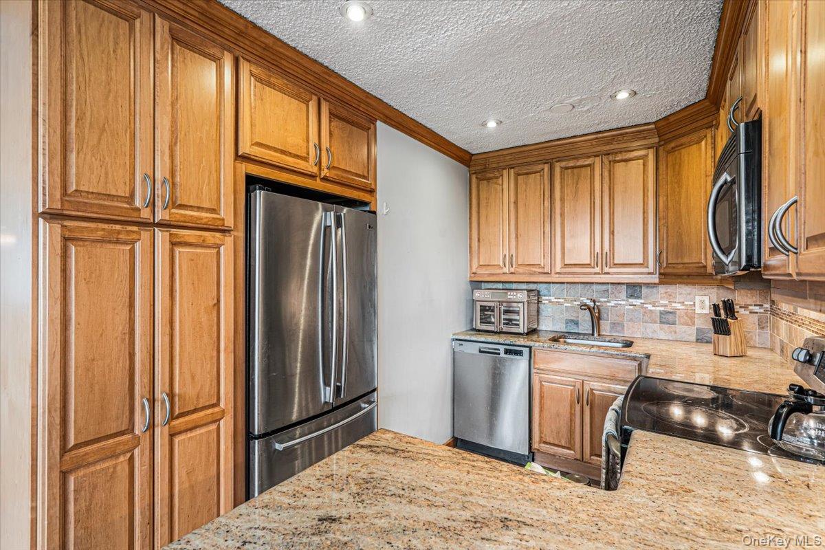 162-10 Powells Cove Boulevard, Unit 7D photo 9
