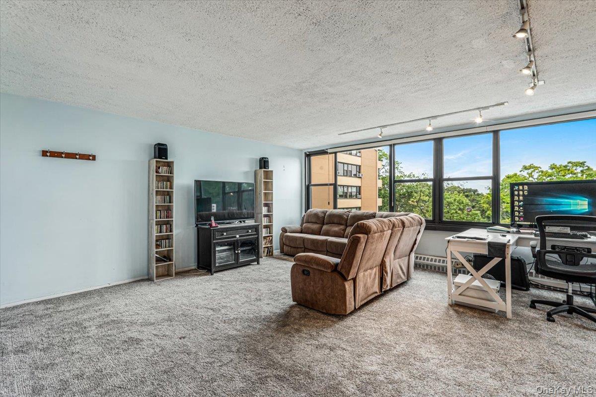 162-10 Powells Cove Boulevard, Unit 7D photo 4