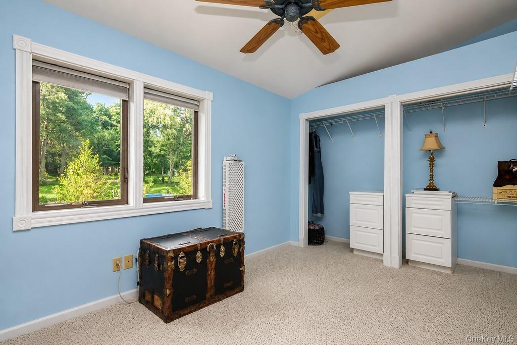 14 Longview Lane – For Sale photo 29