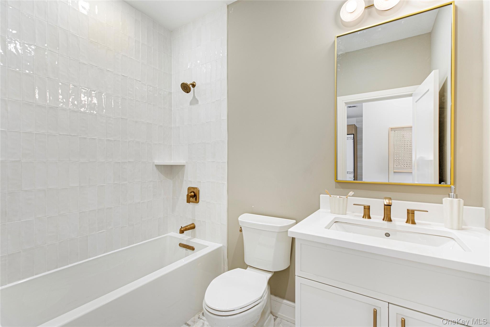 606 Bay View Circle, Unit 6 photo 8