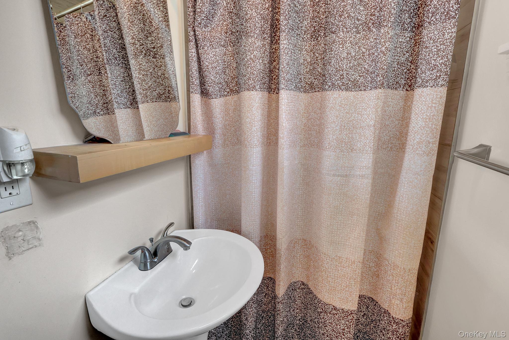 260 W 12th Street – For Sale photo 25